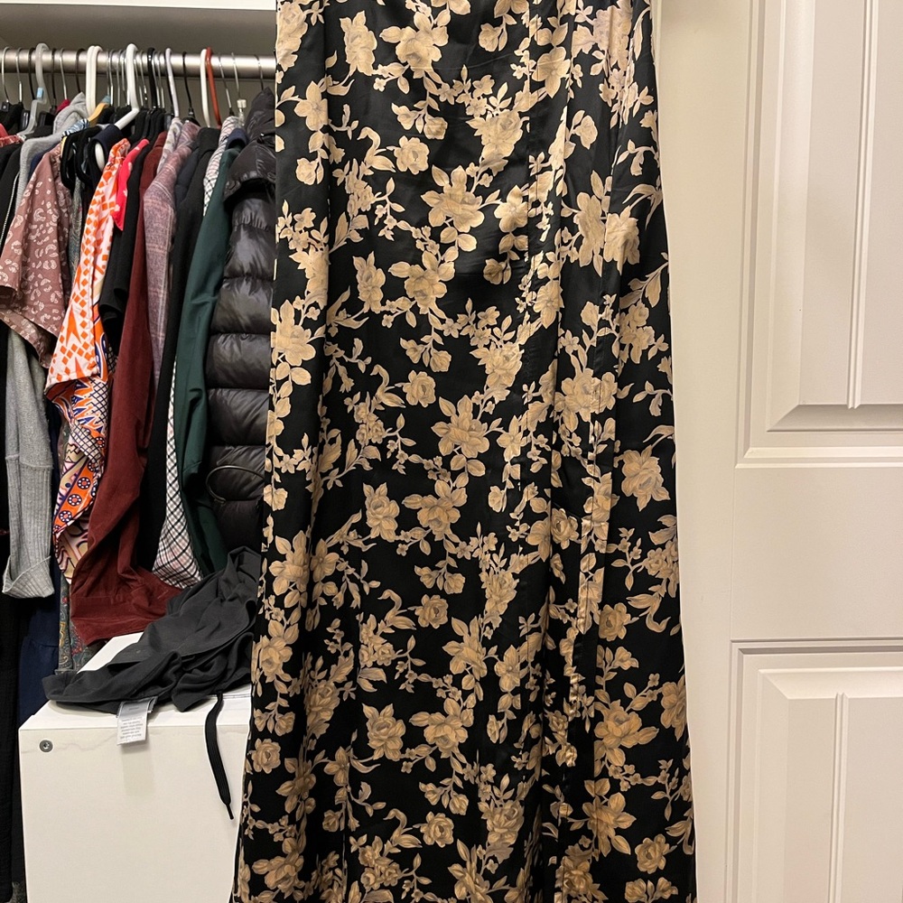 Elegant Black and Gold Floral Skirt